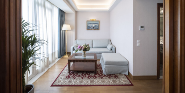 Electra_Hotel_Athens_Suite_Living_Room (1)