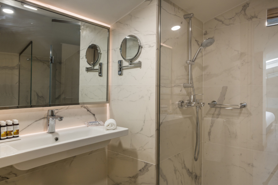 Electra_Kefalonia_Maisonette_Sea_View_Room_Bathroom_Shower (1)