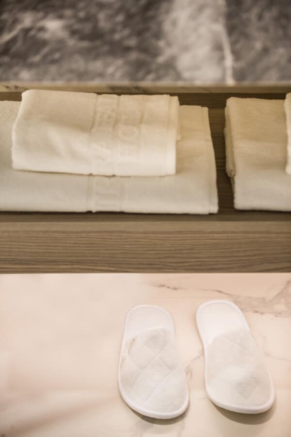 Electra_Kefalonia_Superior_Balcony_Sea_View_Room_Bathroom_Amenities_Slippers_Towels (1)
