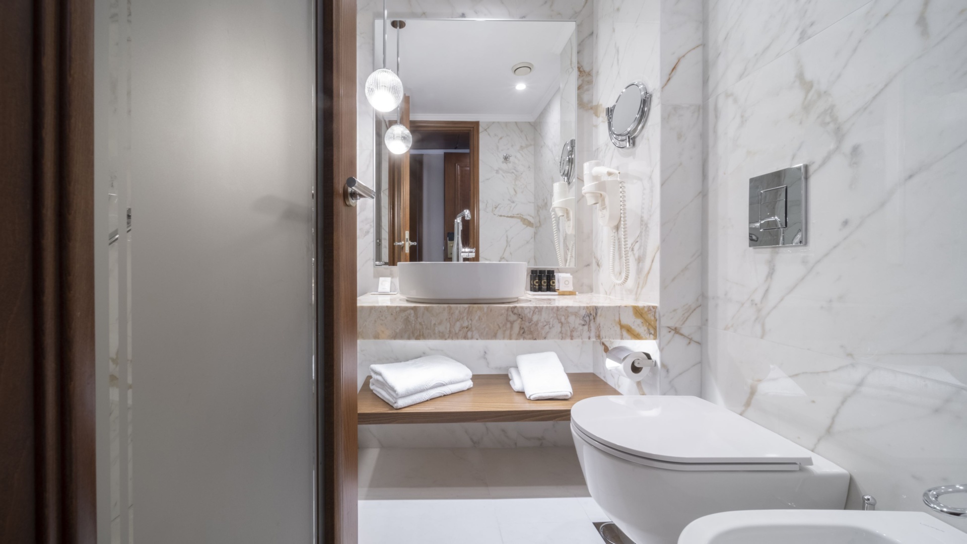 Electra_Palace_Athens_Premium_Room_Acropolis_View_Balcony_Bathroom