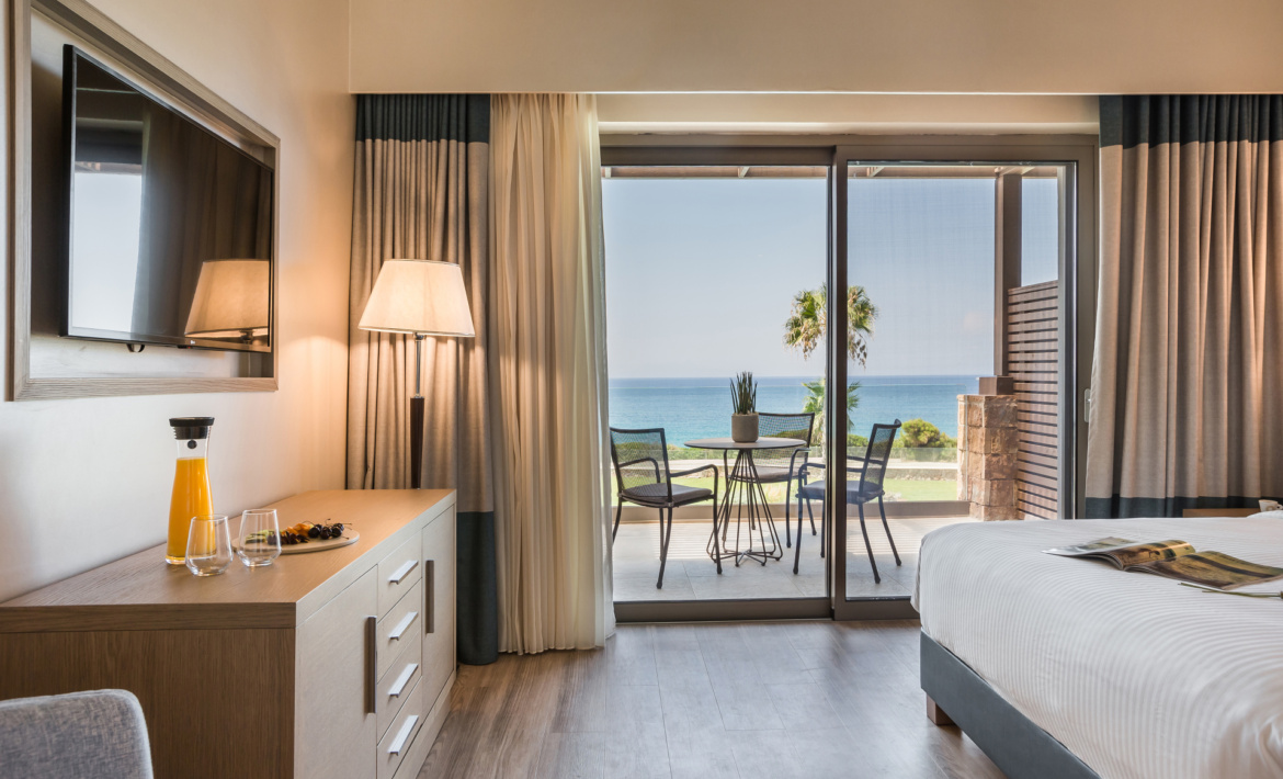 Superior_Maisonette_Sea_View_Room_Bed (1)