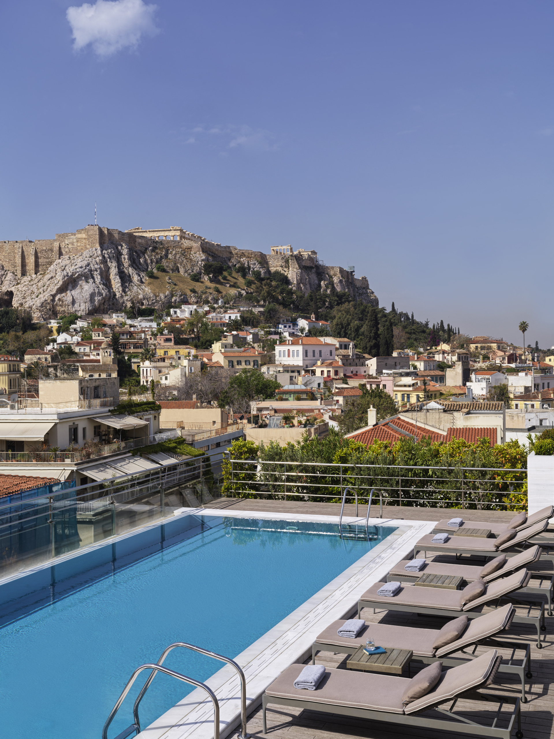 electra-palace-athens-outdoor-pool-overlooking-acropolis