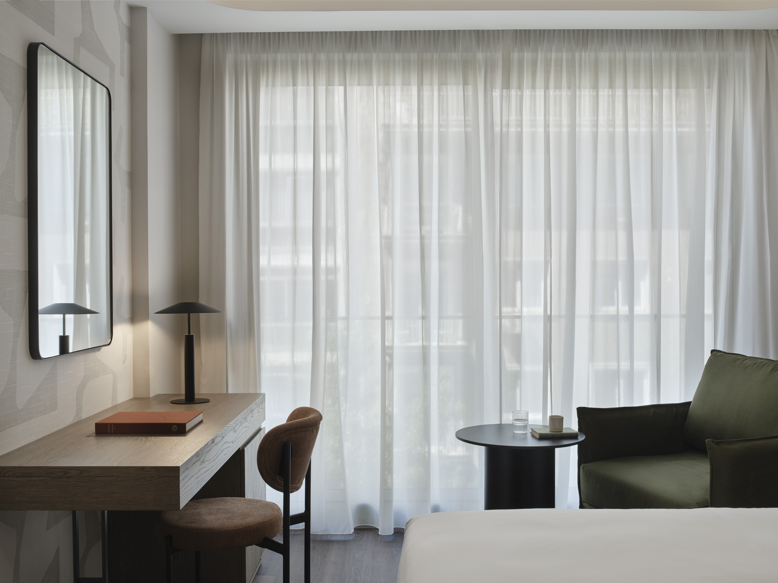 electra-rhythm-athens-active-triple-room-desk-area