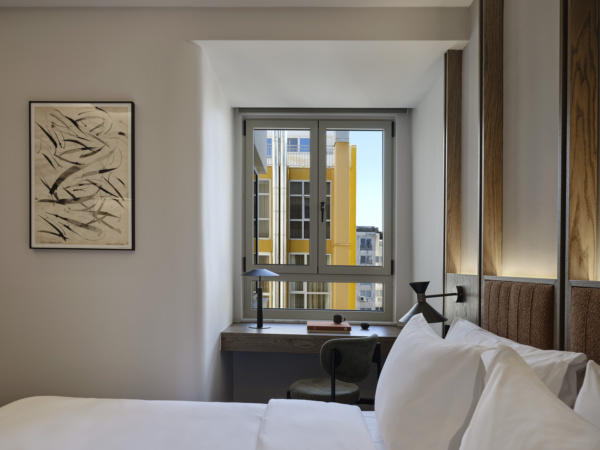electra-rhythm-athens-cozy-room-window-view