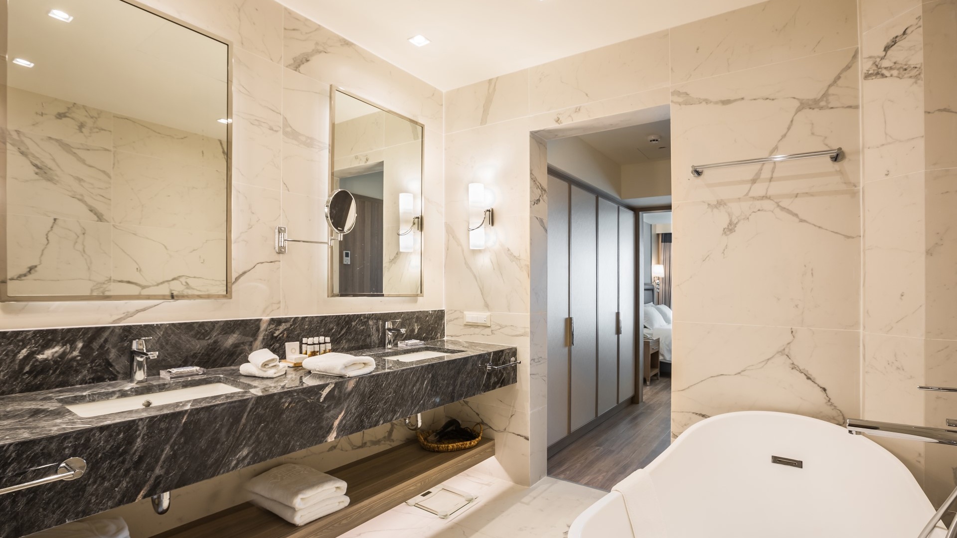 electra_Kefalonia_twostorey_bathroom_2
