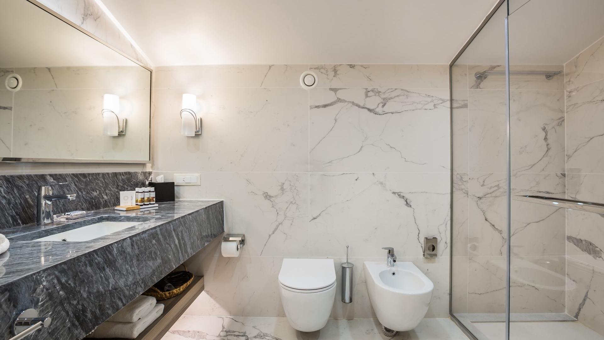 electra_Kefalonia_twostorey_bathroom_5