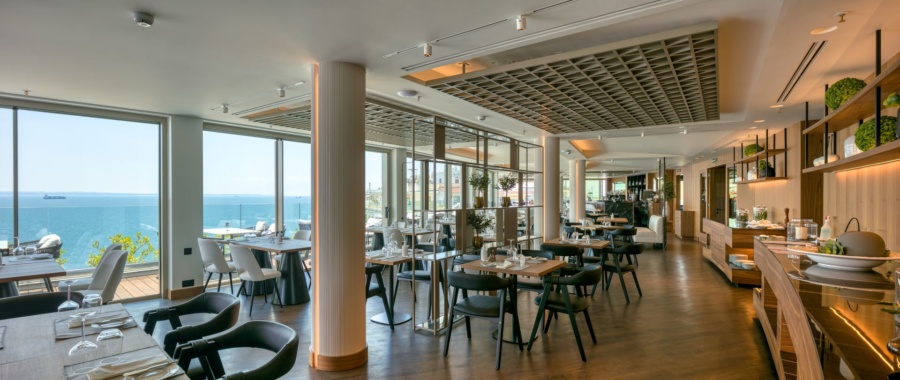 _02 - roof restaurant_resized