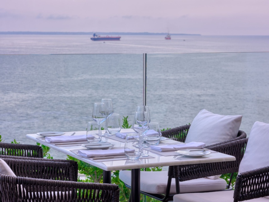 _08 - roof restaurant_resized