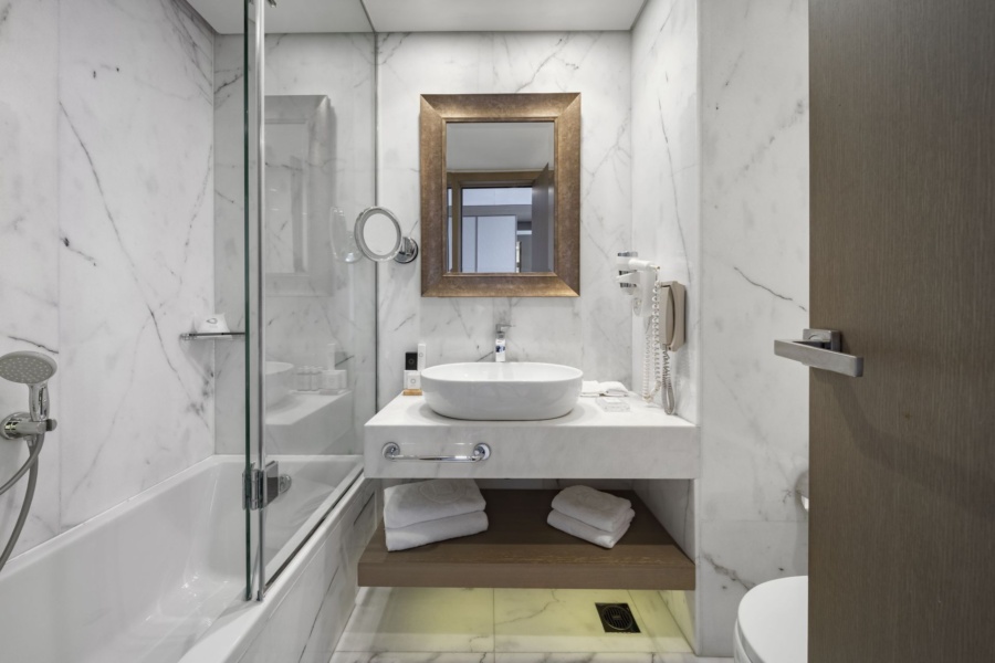 _electra_metropolis_athens_acropolis_suite_bathroom_resized