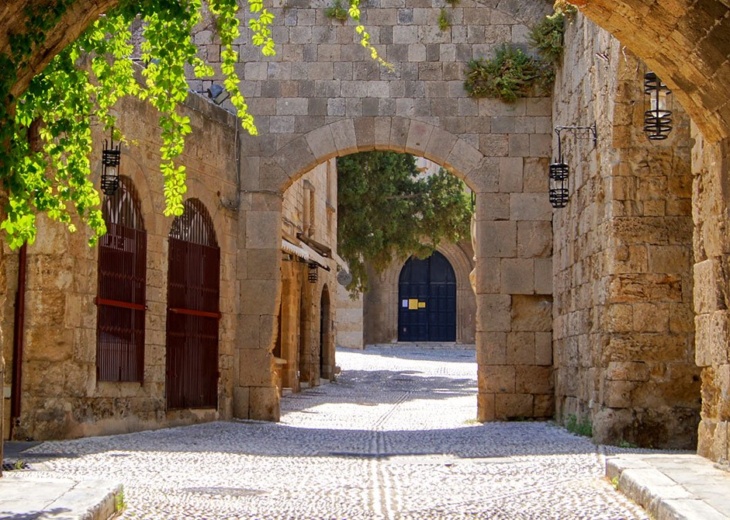 rhodes_nearby_1300x670