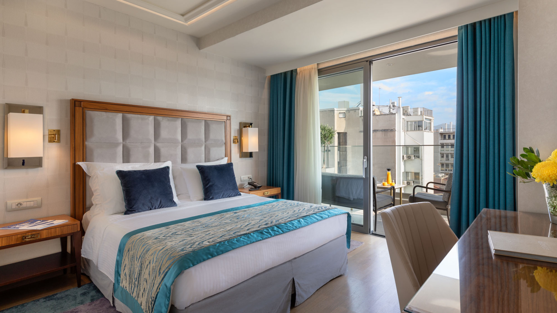 electra_metropolis_suite_with_balcony-1