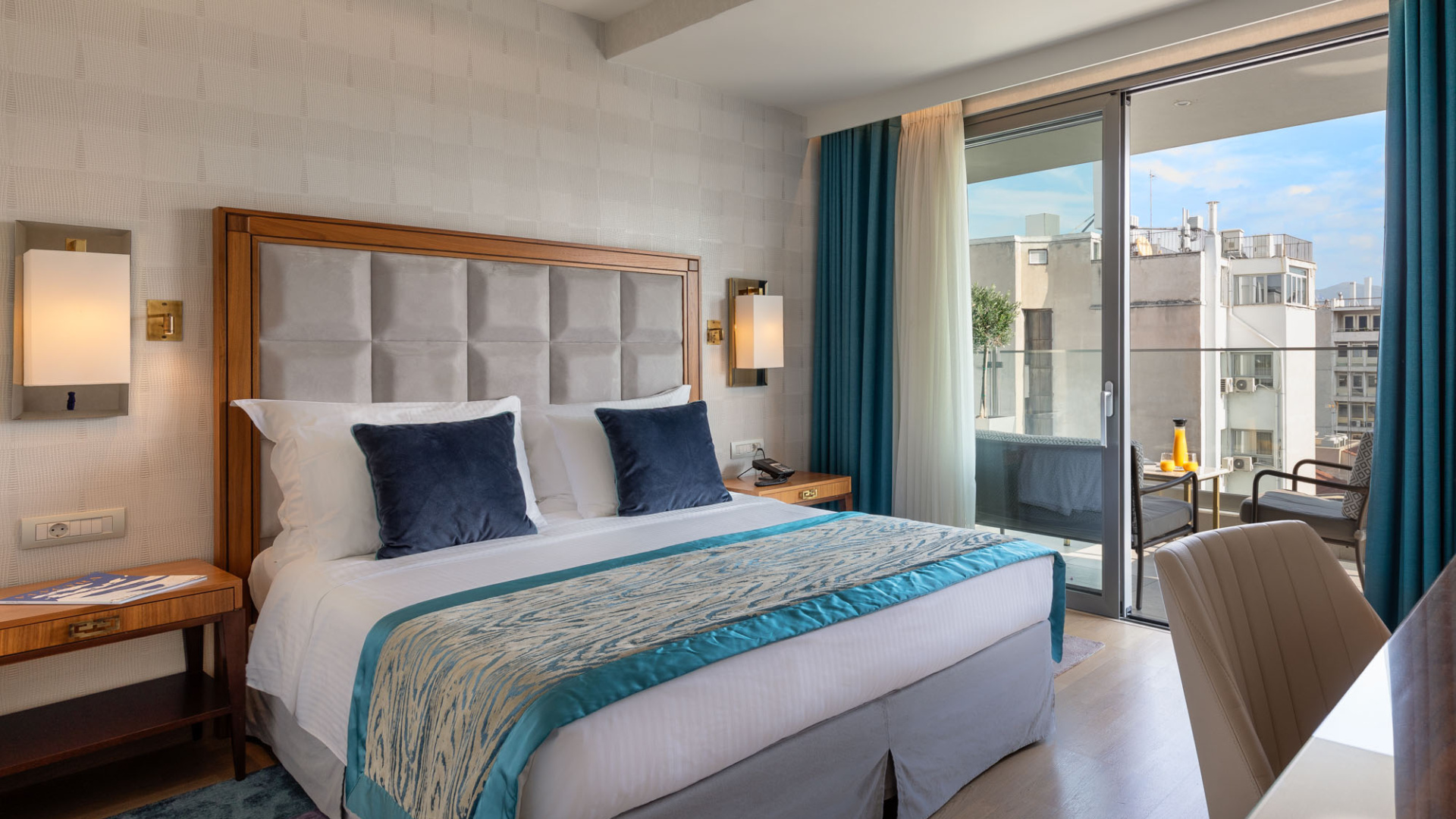 electra_metropolis_suite_with_balcony-2