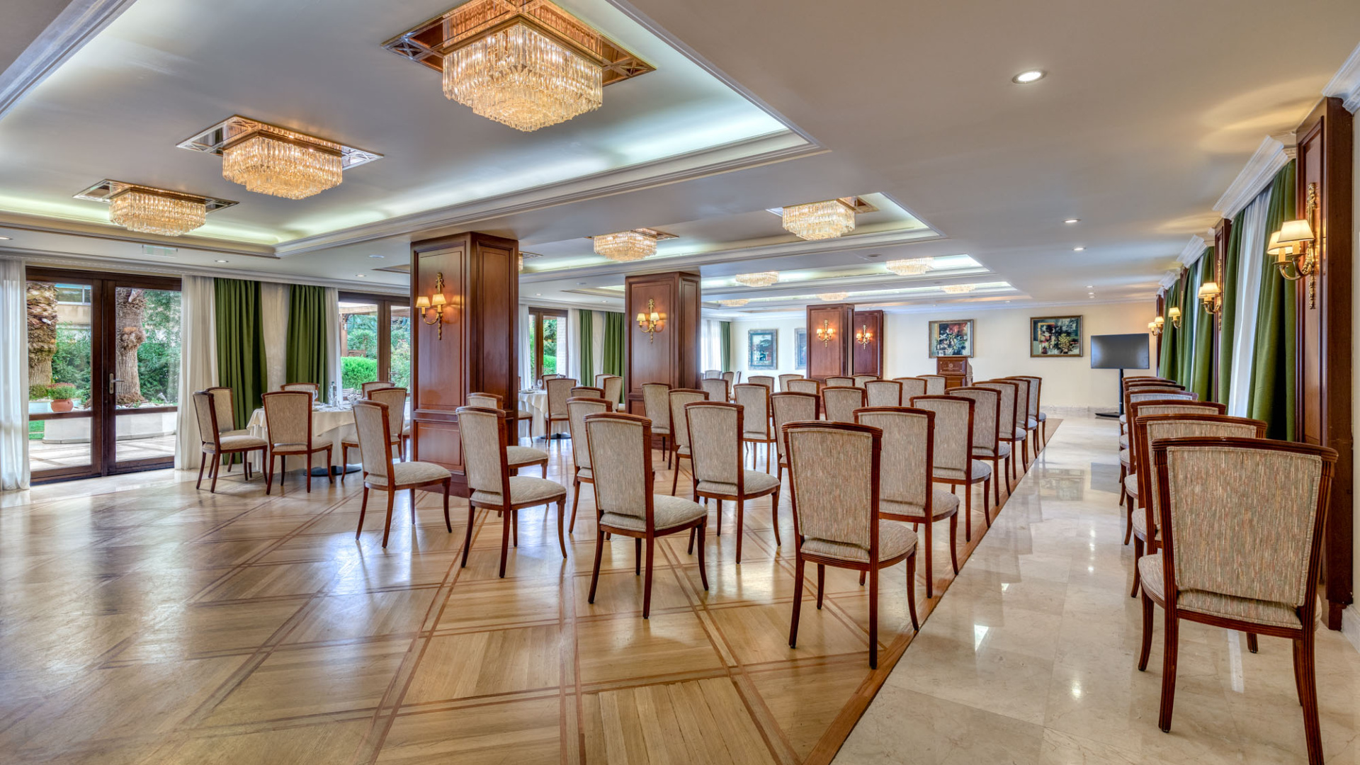 Electra_Palace_Athens-Motivo Garden Angle View