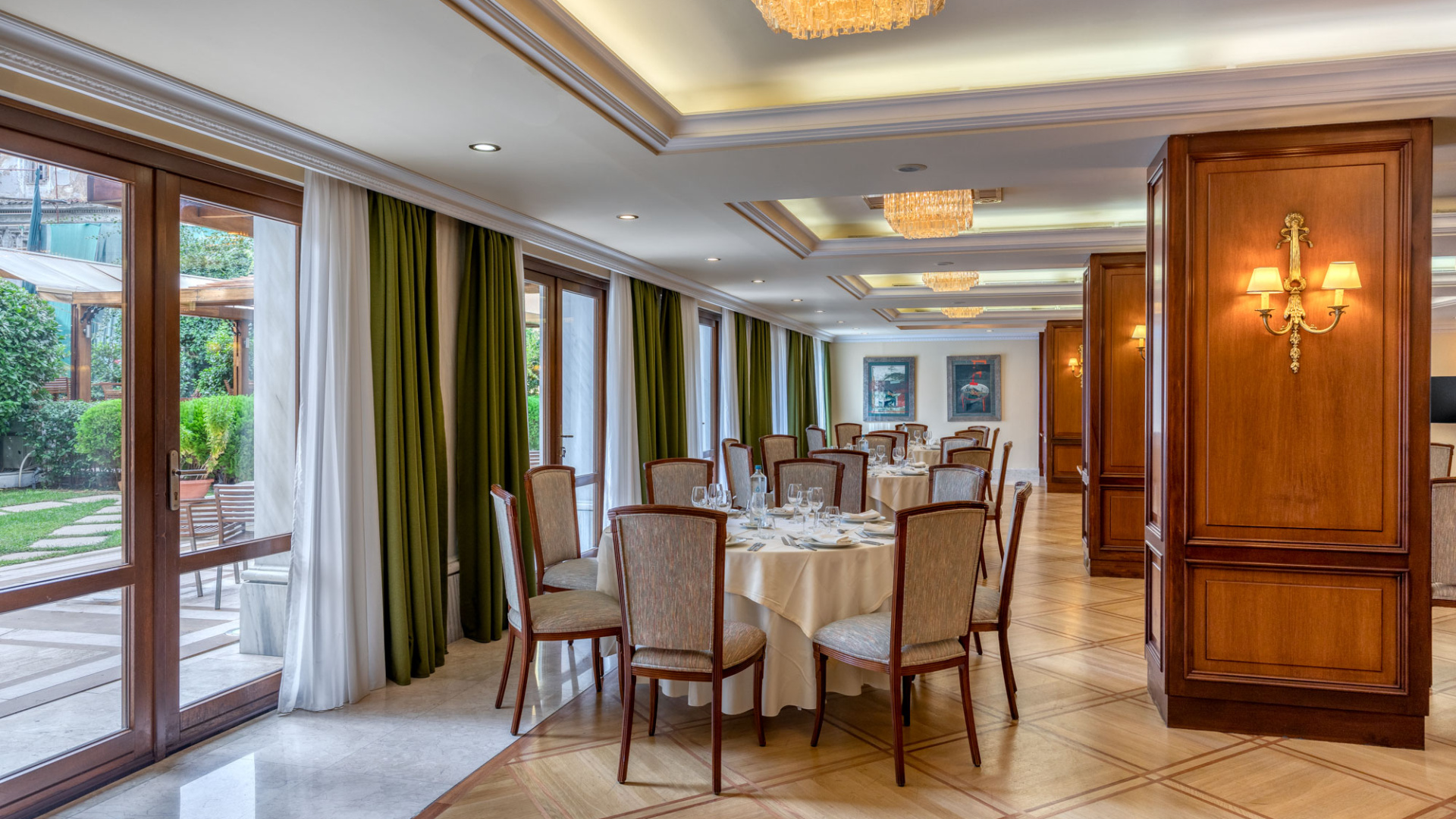 Electra_Palace_Athens-Motivo Garden View