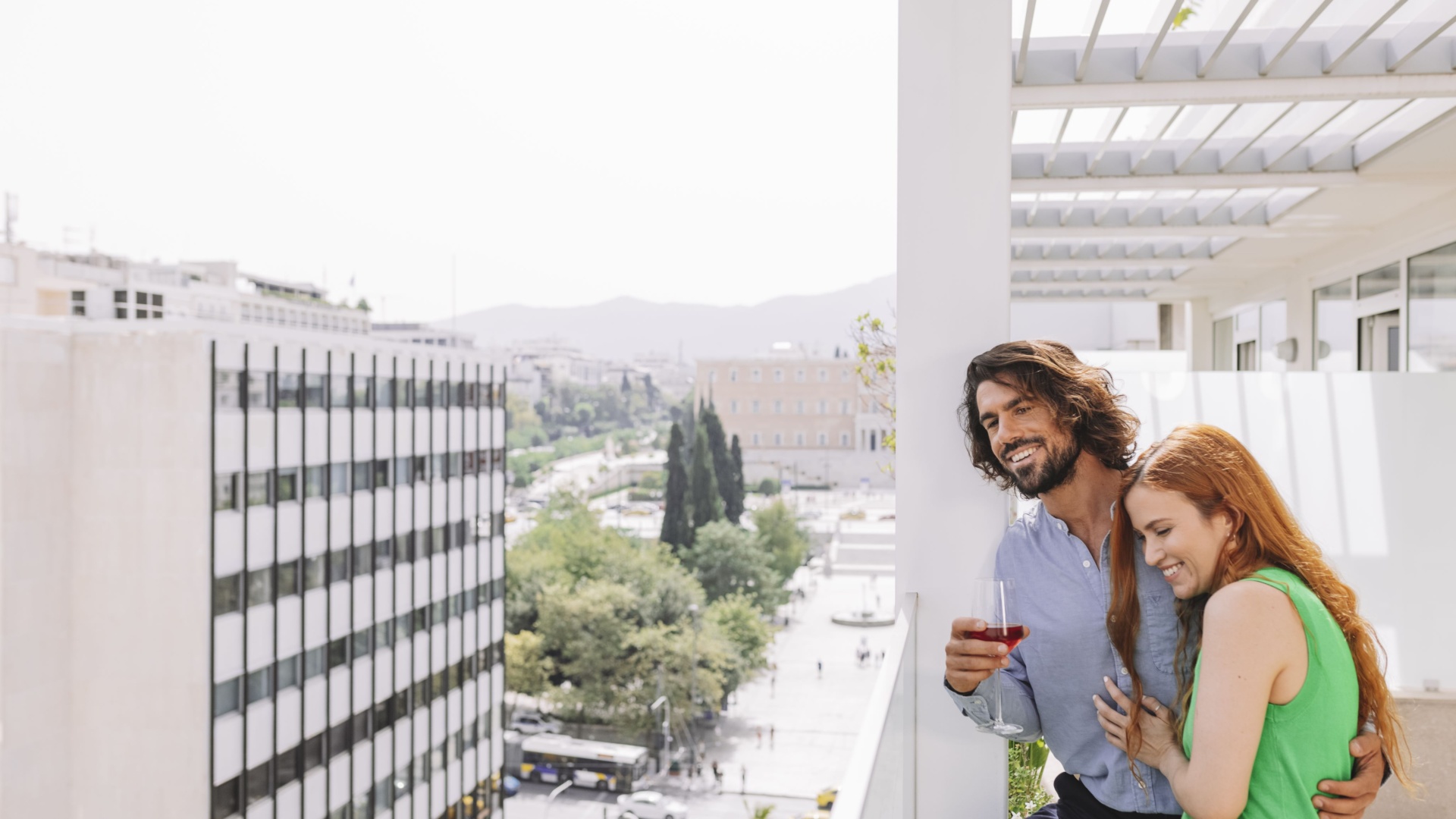 Electra_Hotel_Athens_Lifestyle_Couple_Balcony_