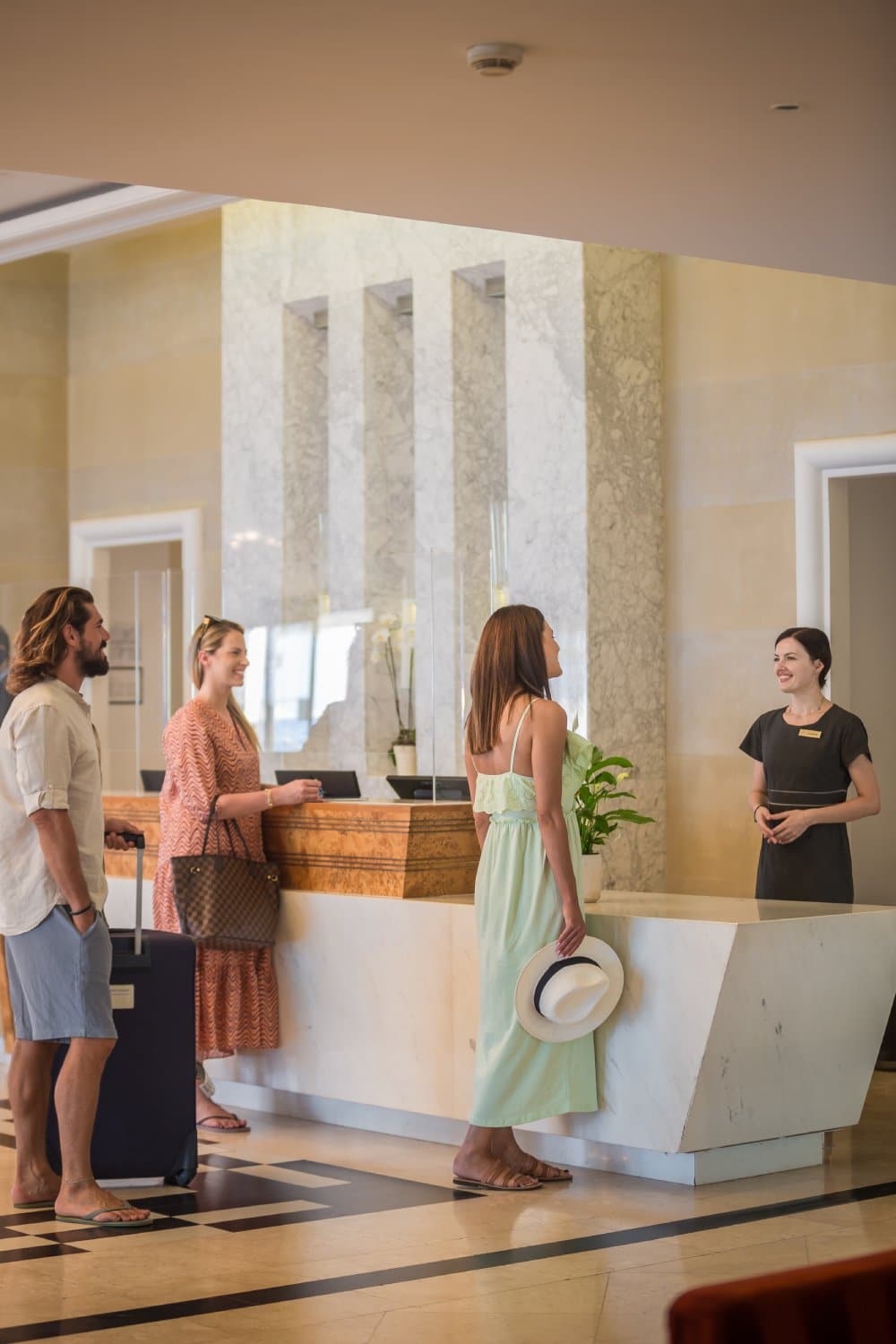 Experiences & Services (1)