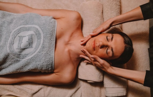 Guest of Electra Palace Spa Thessaloniki enjoying a luxurious wellness treatment. 