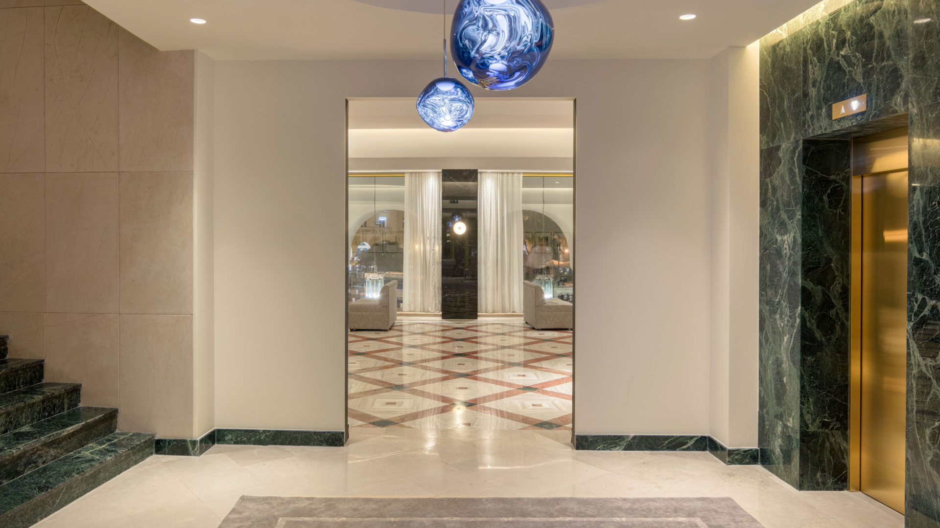 03 - lobby 1st se1440p