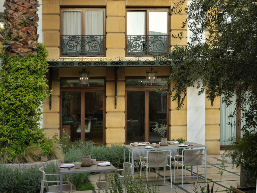 electra-palace-athens-garden-seating-area