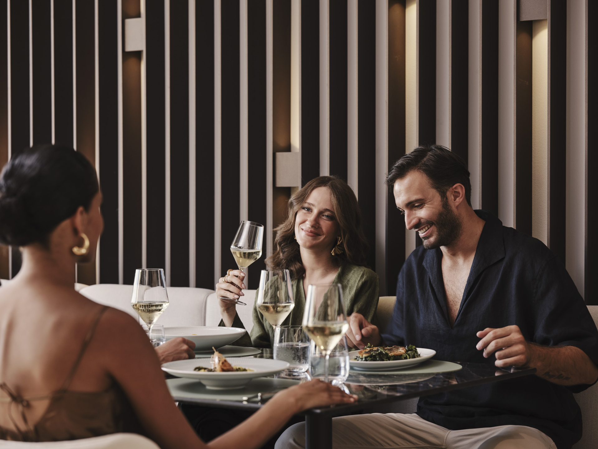 focal-rooftop-dining-experience-electra-rhythm-athens