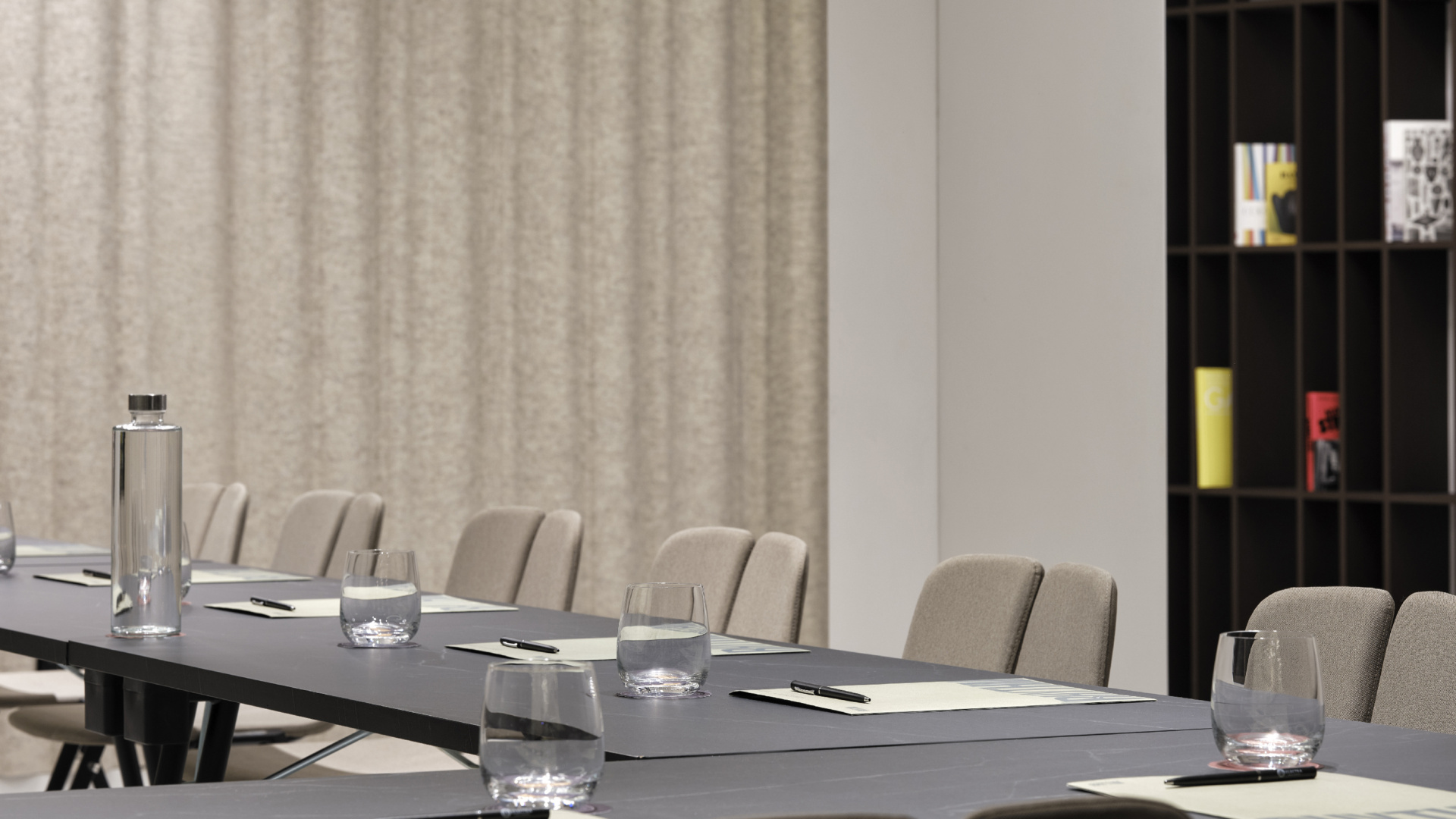 electra-rhythm-athens-pulse-room-business-meeting