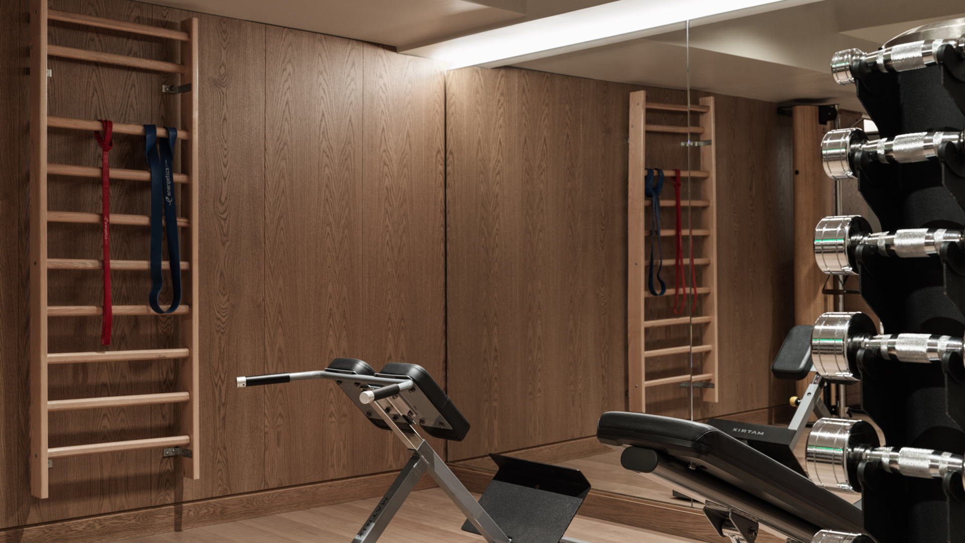 electra-palace-athens-fitness-center-benches