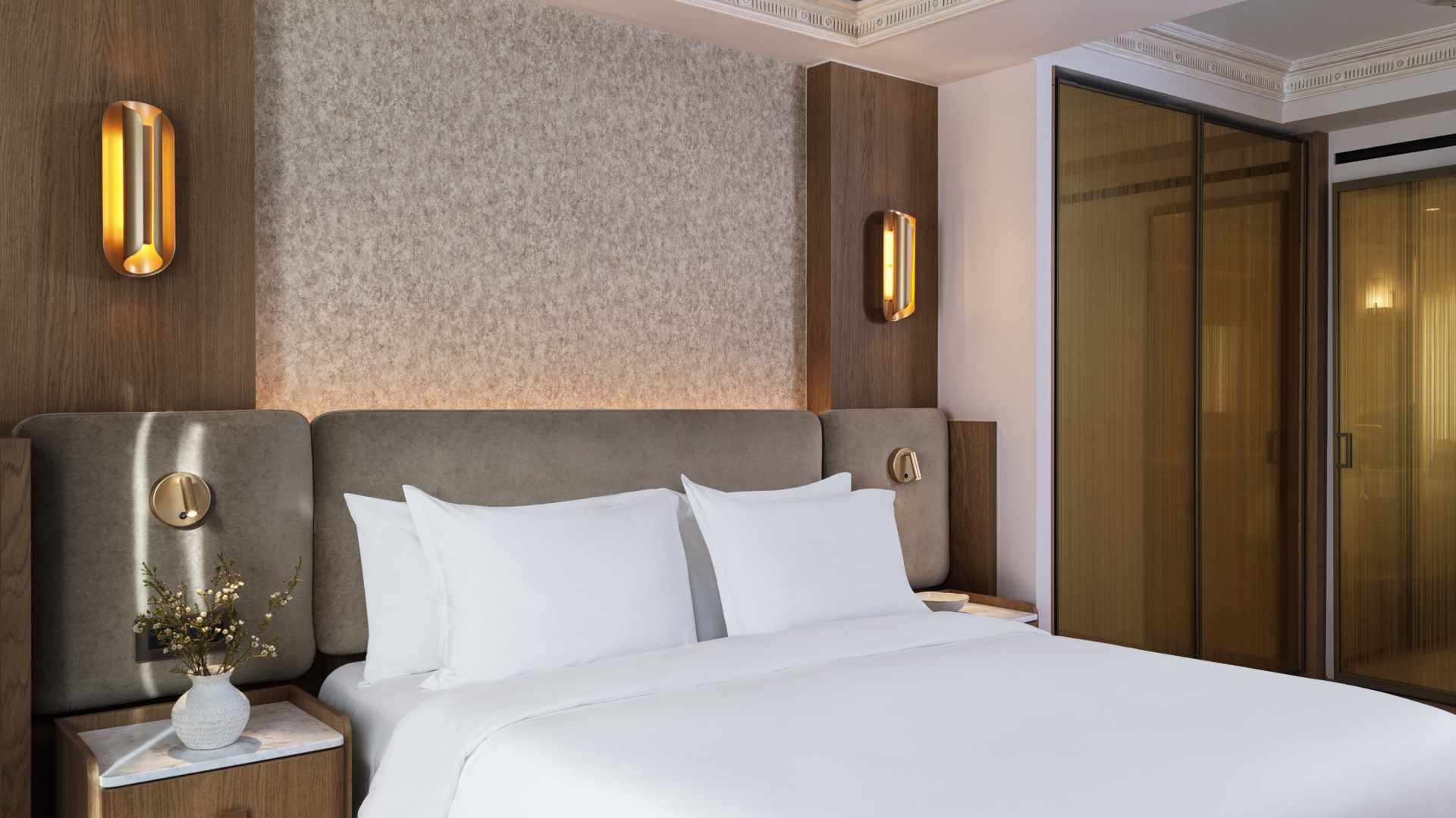 electra-palace-athens-presidential-suite-bedroom