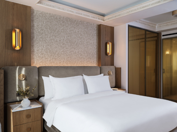 electra-palace-athens-presidential-suite-bedroom