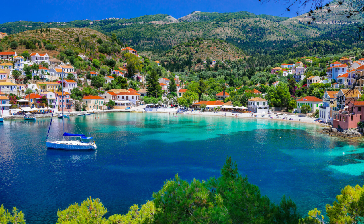 The colorful Assos village is among the best places to visit in Kefalonia Island.