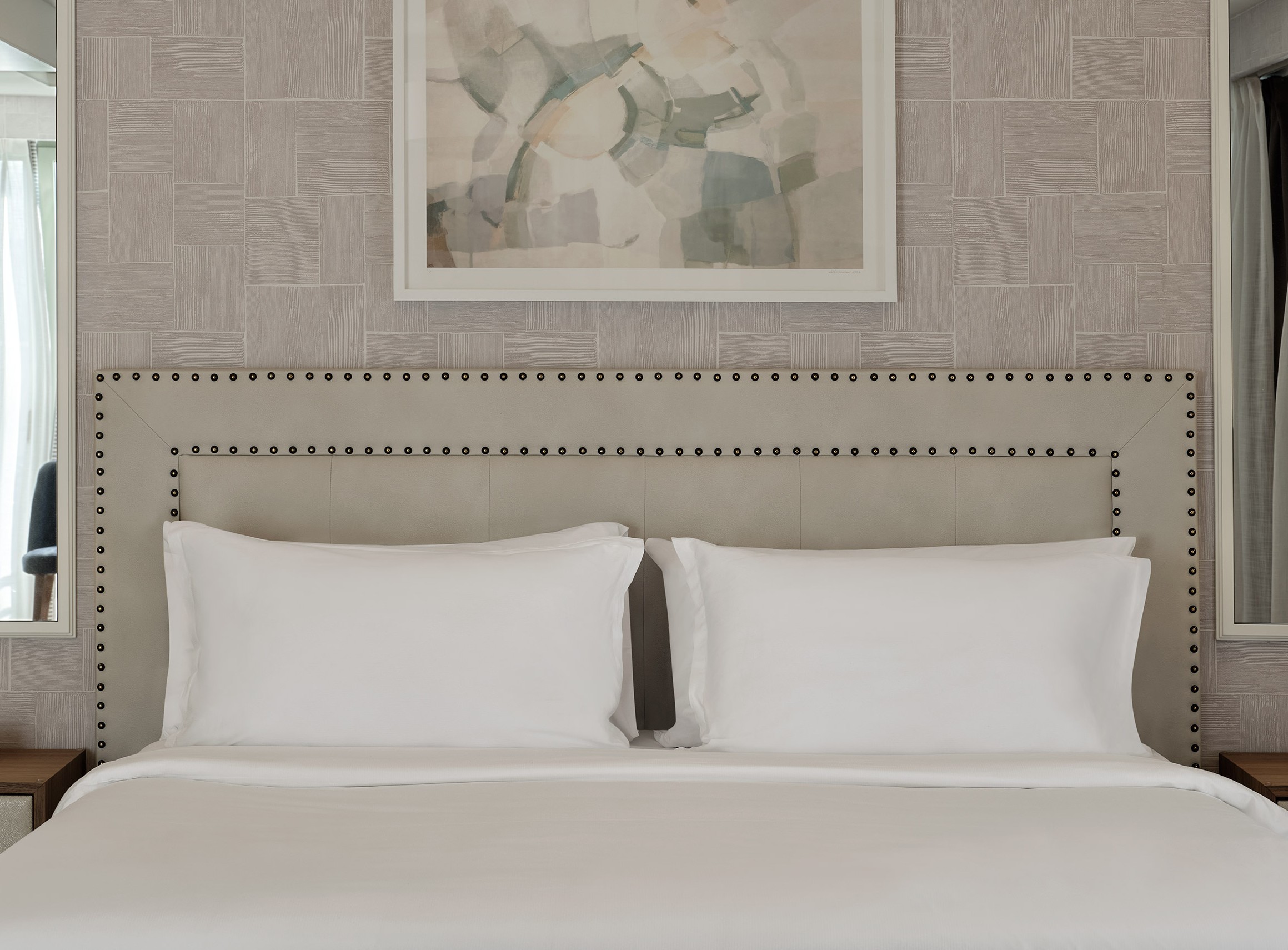 electra-palace-athens-junior-suite-acropolis-view-bed