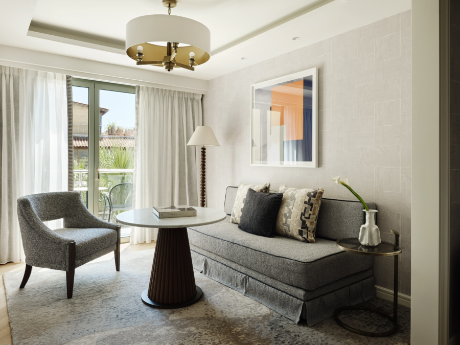 electra-palace-athens-suite-with-acropolis-view